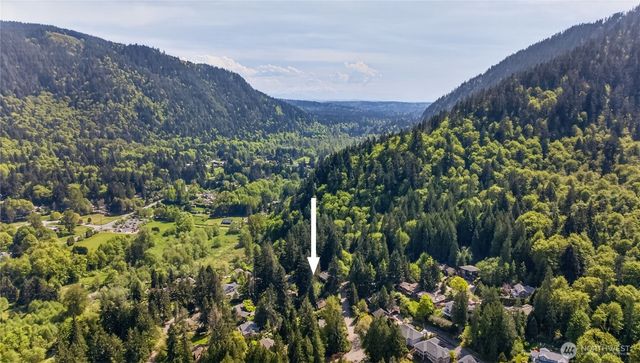 37 x Crystal Creek Cir, Issaquah, WA 98027