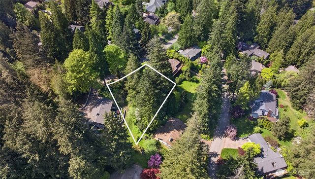 37 x Crystal Creek Cir, Issaquah, WA 98027