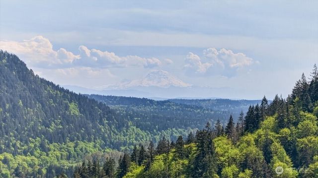 37 x Crystal Creek Cir, Issaquah, WA 98027