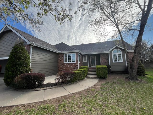 938 N White Tail Cir, Wichita, KS 67206