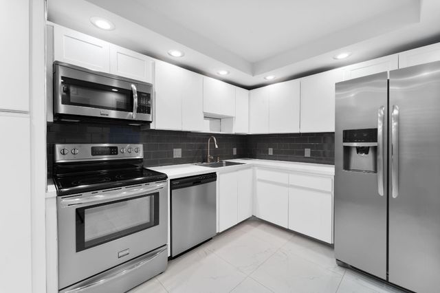 3010 N Course Drive 911, Pompano Beach, FL 33069