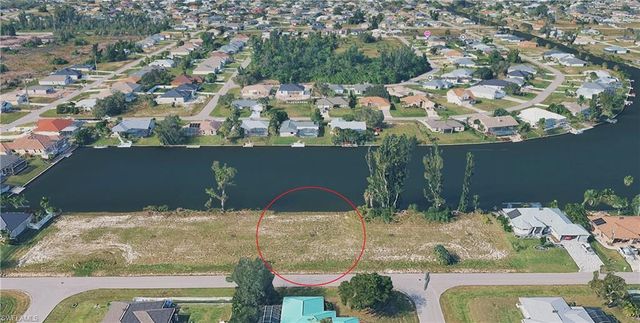 302 SW 21st AVE, Cape Coral, FL 33991