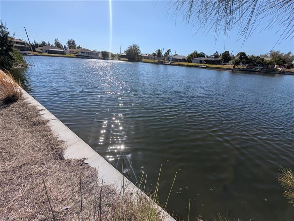 302 SW 21st AVE, Cape Coral, FL 33991