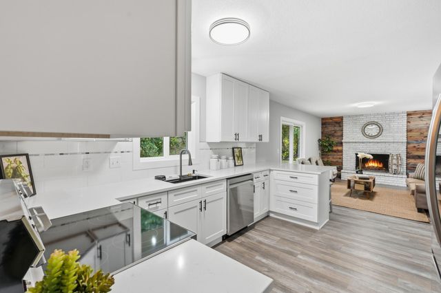 4301 Heritage Hills Drive, Bloomington, MN 55437