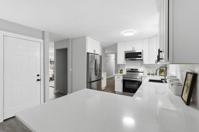 4301 Heritage Hills Drive, Bloomington, MN 55437