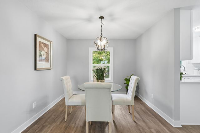 4301 Heritage Hills Drive, Bloomington, MN 55437