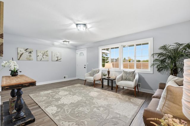 4301 Heritage Hills Drive, Bloomington, MN 55437