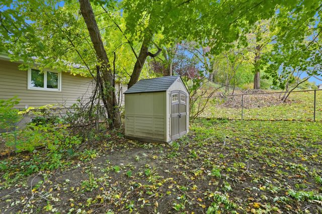 4301 Heritage Hills Drive, Bloomington, MN 55437