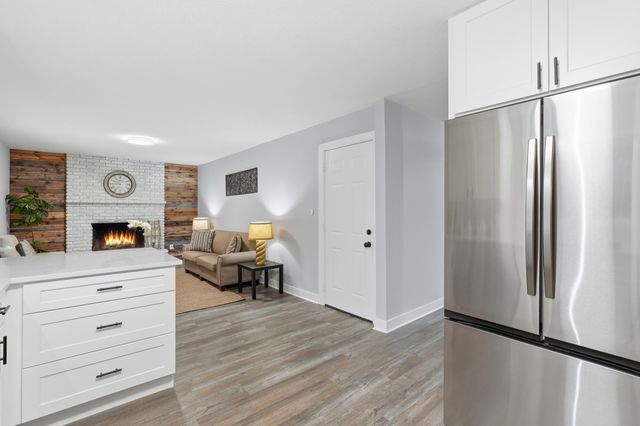 4301 Heritage Hills Drive, Bloomington, MN 55437