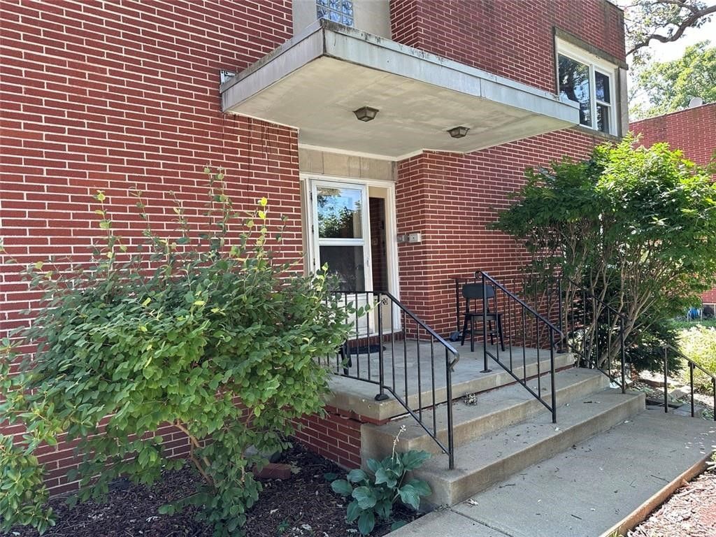 4220 Ingersoll Avenue 203, Des Moines, IA 50312