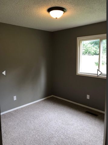 928 North Glenn Avenue, Springfield, MO 65803