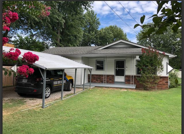 928 North Glenn Avenue, Springfield, MO 65803