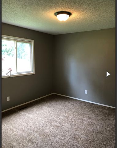 928 North Glenn Avenue, Springfield, MO 65803