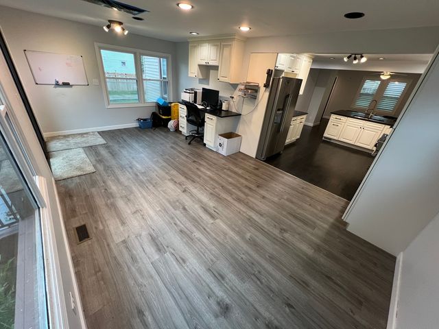 17 N Iowa Avenue, Addison, IL 60101
