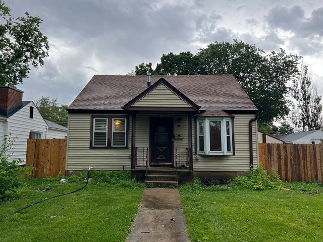 17 N Iowa Avenue, Addison, IL 60101