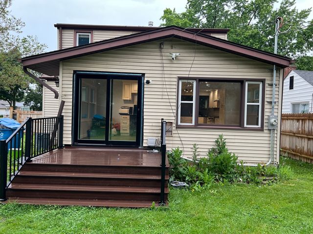17 N Iowa Avenue, Addison, IL 60101