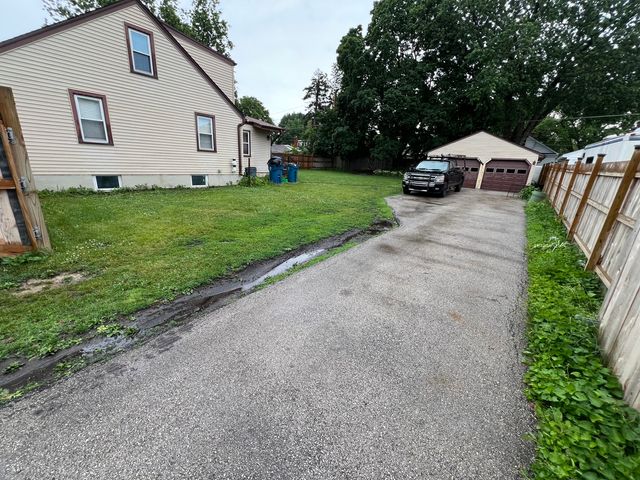 17 N Iowa Avenue, Addison, IL 60101