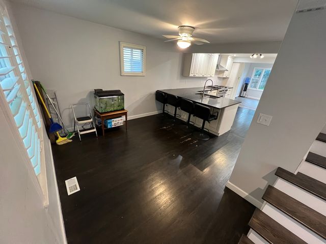 17 N Iowa Avenue, Addison, IL 60101