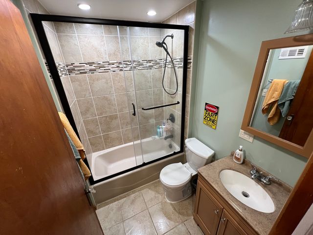 17 N Iowa Avenue, Addison, IL 60101