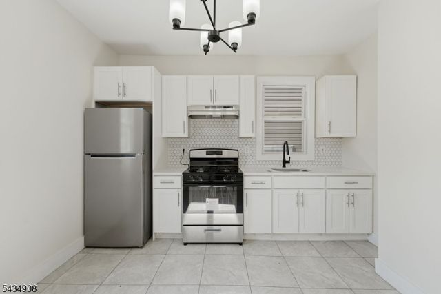 148 N 15Th St, East Orange City, NJ 07017