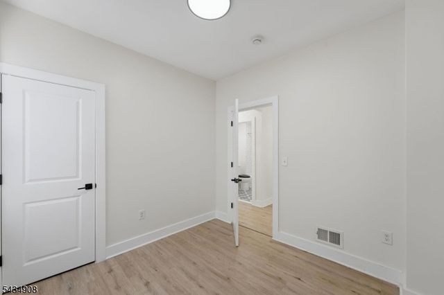 148 N 15Th St, East Orange City, NJ 07017