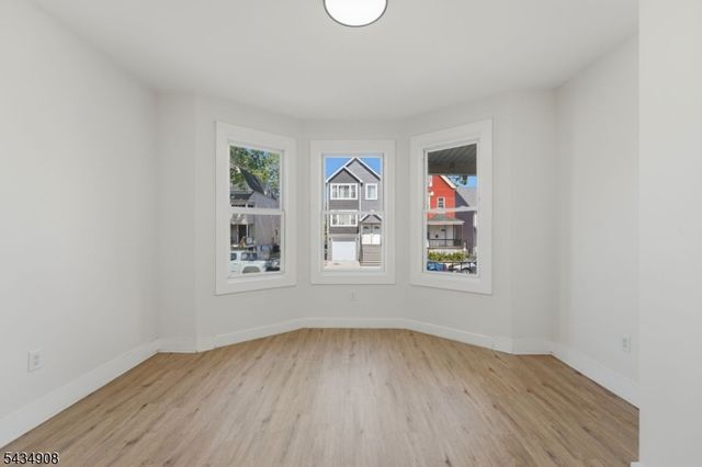 148 N 15Th St, East Orange City, NJ 07017