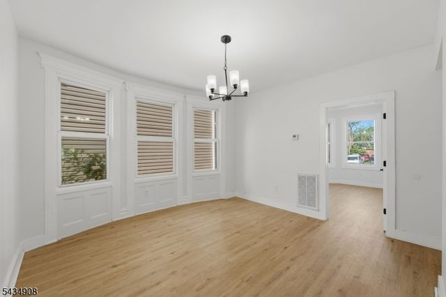 148 N 15Th St, East Orange City, NJ 07017