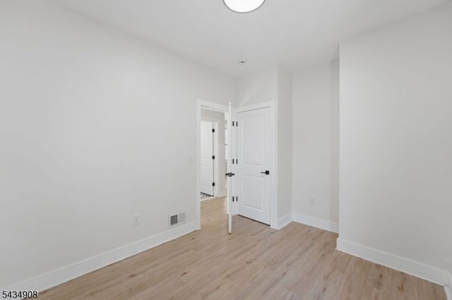 148 N 15Th St, East Orange City, NJ 07017
