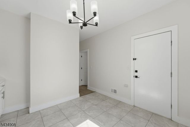 148 N 15Th St, East Orange City, NJ 07017