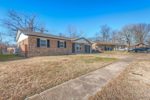 218 S 163rd East Avenue, Tulsa, OK 74108