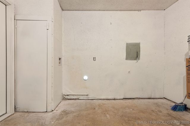 218 S 163rd East Avenue, Tulsa, OK 74108