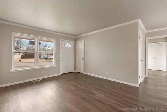 218 S 163rd East Avenue, Tulsa, OK 74108