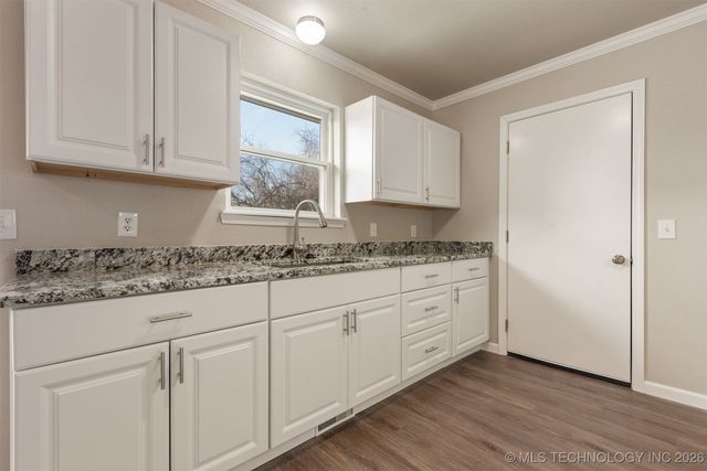 218 S 163rd East Avenue, Tulsa, OK 74108