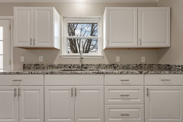 218 S 163rd East Avenue, Tulsa, OK 74108