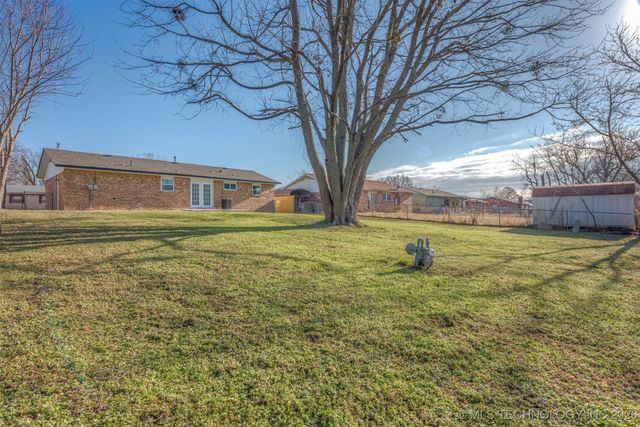 218 S 163rd East Avenue, Tulsa, OK 74108