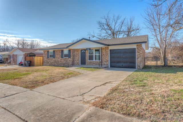 218 S 163rd East Avenue, Tulsa, OK 74108