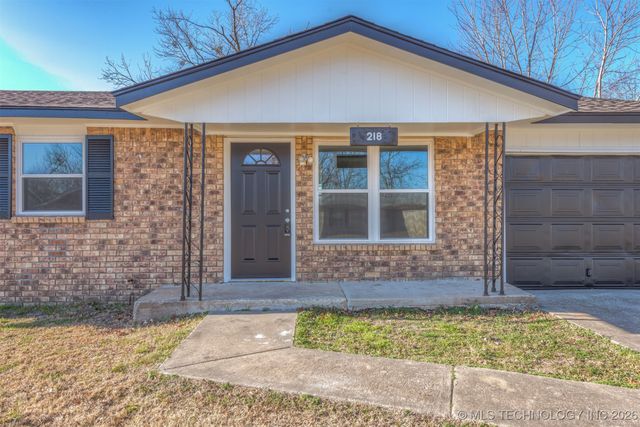 218 S 163rd East Avenue, Tulsa, OK 74108