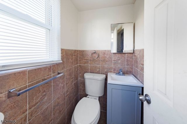 1019 Essex Ave, Linden City, NJ 07036