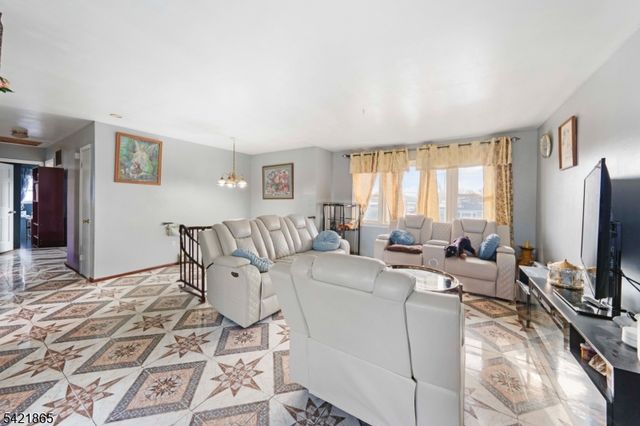 1019 Essex Ave, Linden City, NJ 07036