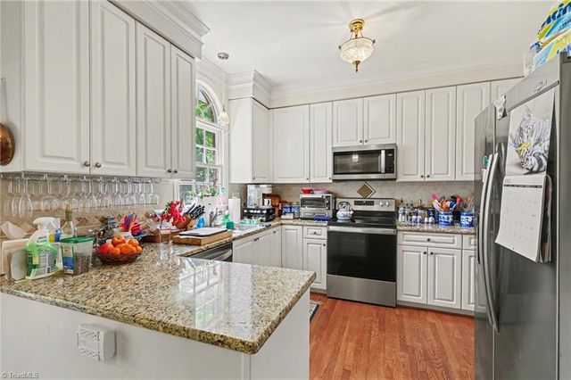 5005 Mayberry Lane, Winston-salem, NC 27106