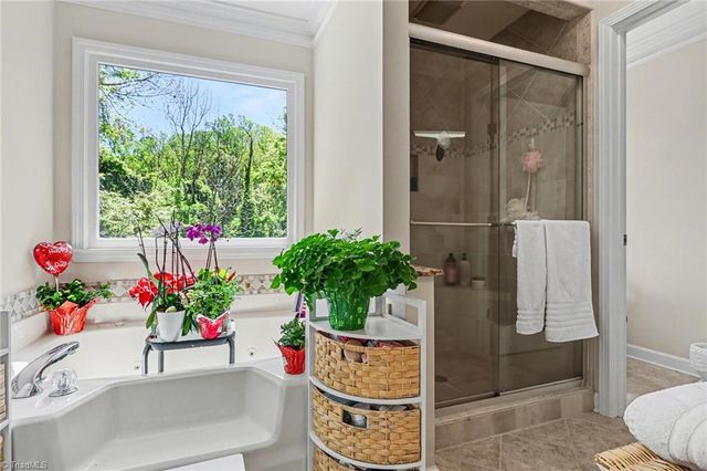 5005 Mayberry Lane, Winston-salem, NC 27106