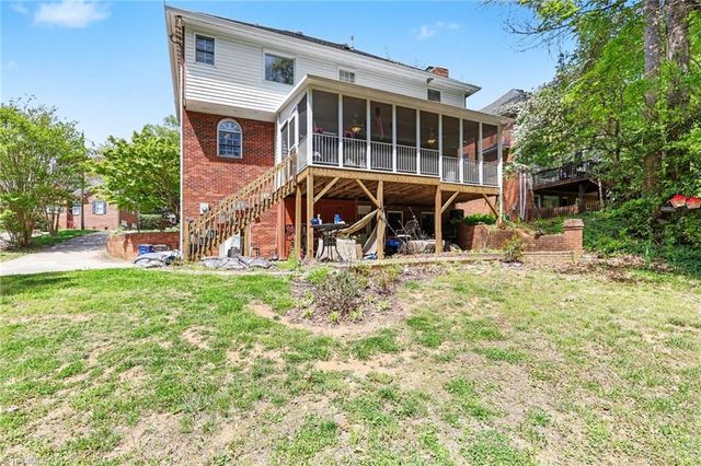 5005 Mayberry Lane, Winston-salem, NC 27106