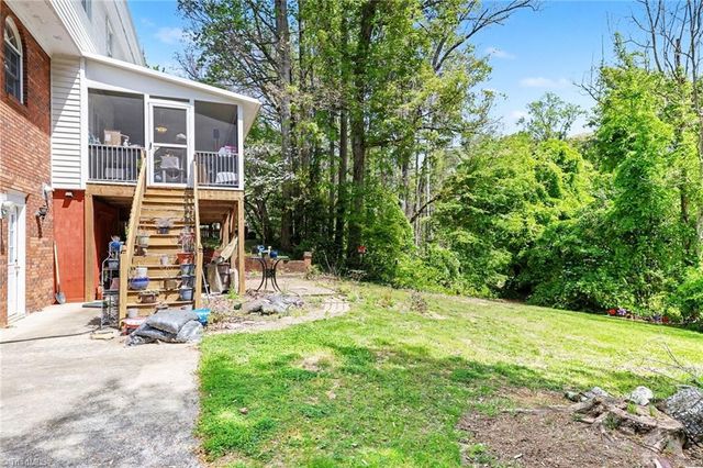 5005 Mayberry Lane, Winston-salem, NC 27106