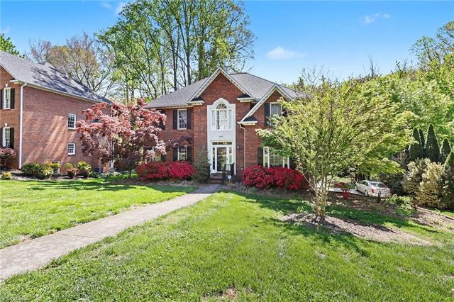 5005 Mayberry Lane, Winston-salem, NC 27106