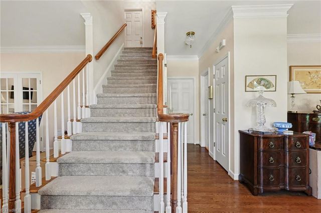 5005 Mayberry Lane, Winston-salem, NC 27106