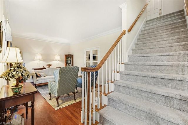 5005 Mayberry Lane, Winston-salem, NC 27106