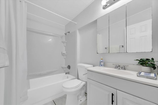 110 14TH AVENUE SW, Largo, FL 33770