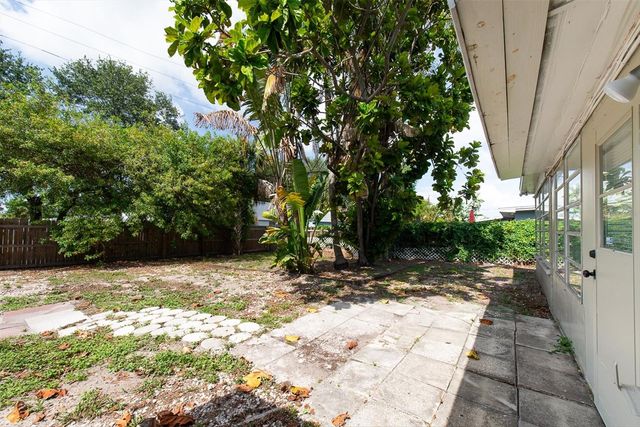 110 14TH AVENUE SW, Largo, FL 33770