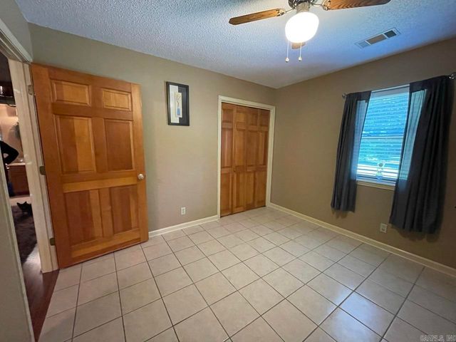 6000 Sleepy Village Road, Benton, AR 72015