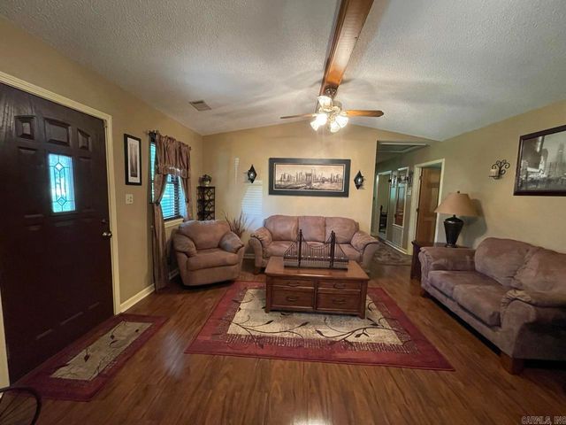 6000 Sleepy Village Road, Benton, AR 72015